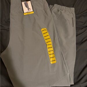 GAP Fit Men's 4 Way Stretch Joggers Monument Gray Medium NWT